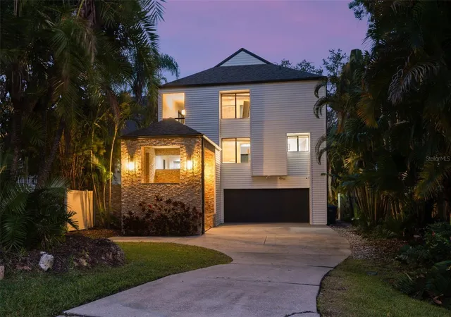 Photo 2 of Single family home for sale at 4035 N River View Ave, Tampa, FL 33607 | MLS# TB8554195 | Listing updated on 2026-10-04