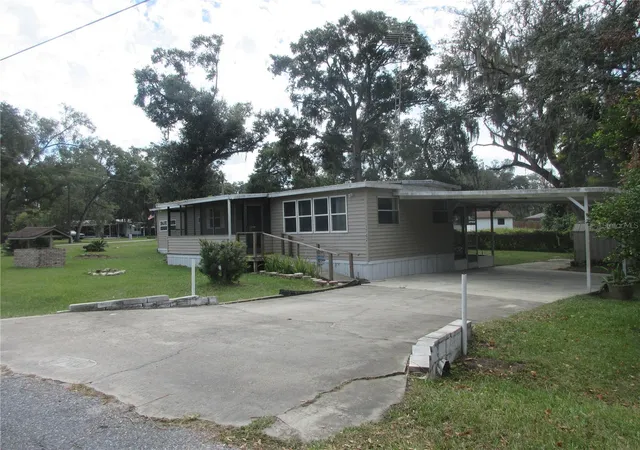 Photo 1 of Manufactured home for sale at 1742 Se 169th Terrace Rd, Silver Springs, FL 34488 | MLS# OM733314 | Listing updated on 2026-10-09