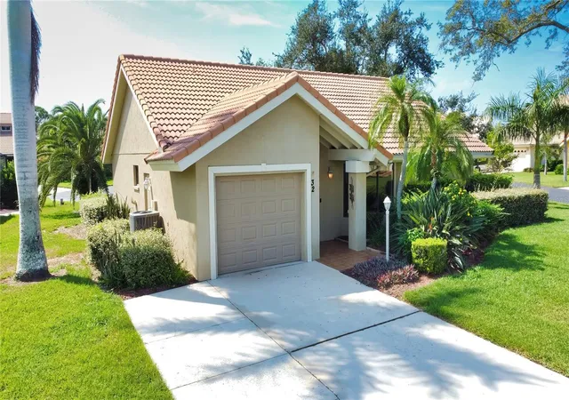 Photo 2 of Single family home for sale at 32 Inlets Blvd #32, Nokomis, FL 34275 | MLS# A4708226 | Listing updated on 2026-10-10