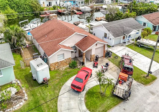 Photo 2 of Single family home for sale at 13920 Barnard Ave, Hudson, FL 34667 | MLS# W7890017 | Listing updated on 2026-10-07