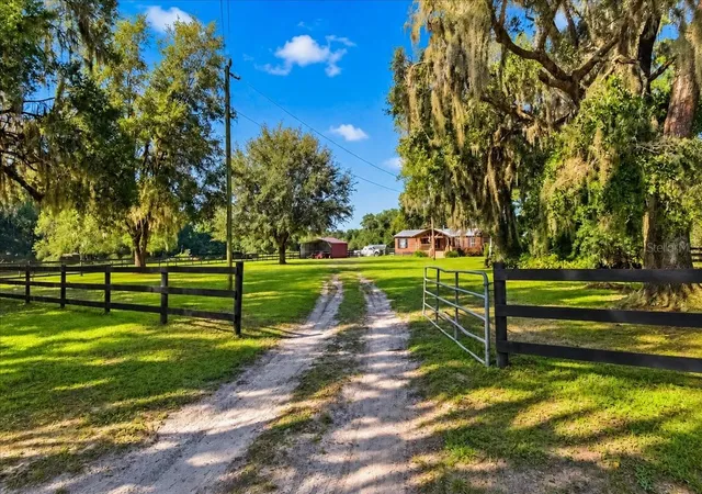 Photo 2 of Manufactured home for sale at 15940 Nw 16th Avenue, Citra, FL 32113 | MLS# L4965504 | Listing updated on 2026-10-09