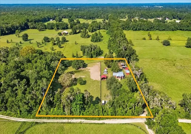 Photo 3 of Manufactured home for sale at 15940 NW 16th Avenue, Citra, FL 32113 | MLS# L4965504 | Listing updated on 2026-10-09