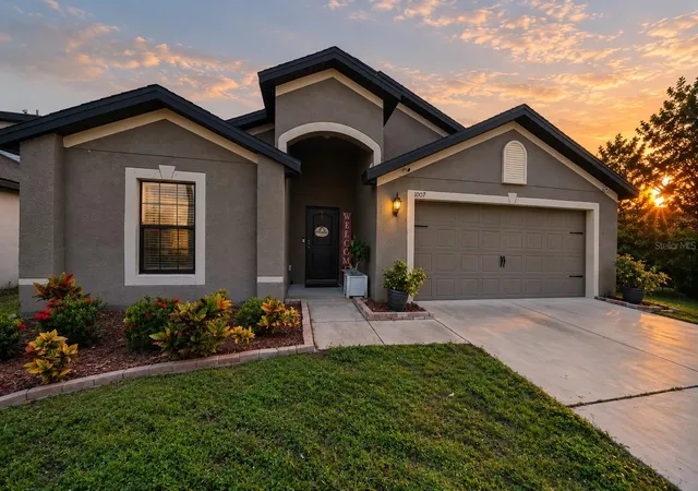 Photo 1 of Single family home for sale at 1007 Culbreath Green Ct, Ruskin, FL 33570 | MLS# TB8554206 | Listing updated on 2026-10-06