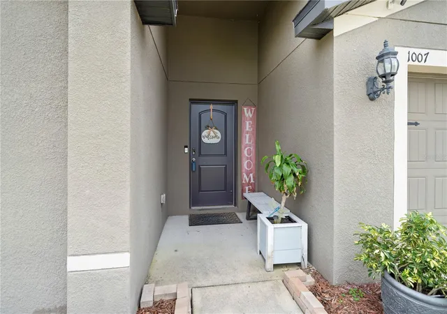Photo 3 of Single family home for sale at 1007 Culbreath Green Ct, Ruskin, FL 33570 | MLS# TB8554206 | Listing updated on 2026-10-06