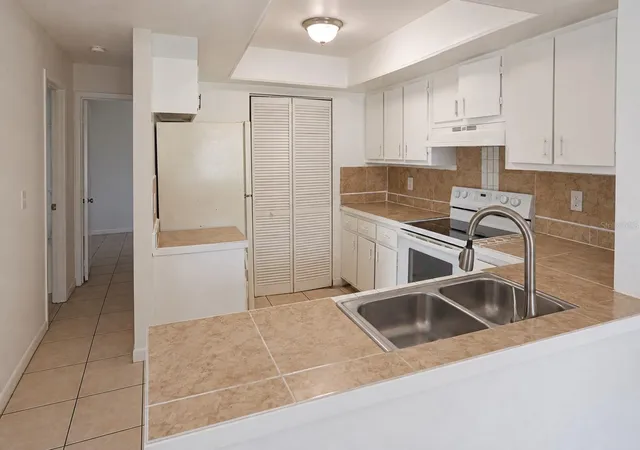 Photo 2 of Condo for sale at 2527 Citrus Clb Ln #3904, Orlando, FL 32839 | MLS# O6446664 | Listing updated on 2026-10-03