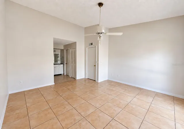 Photo 4 of Condo for sale at 2527 Citrus Clb Ln #3904, Orlando, FL 32839 | MLS# O6446664 | Listing updated on 2026-10-03