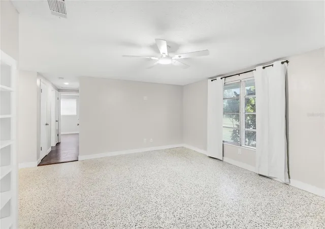 Photo 4 of Single family home for sale at 3215 Florida Blvd, Bradenton, FL 34207 | MLS# A4708232 | Listing updated on 2026-10-06