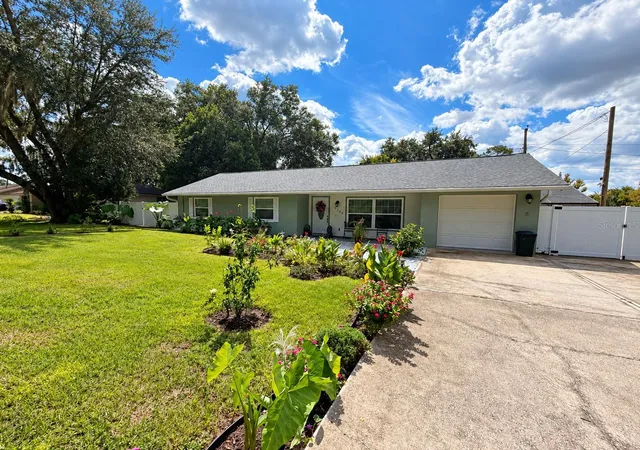 Photo 3 of Single family home for sale at 5700 E Fort King St, Ocala, FL 34470 | MLS# FC321857 | Listing updated on 2026-10-05