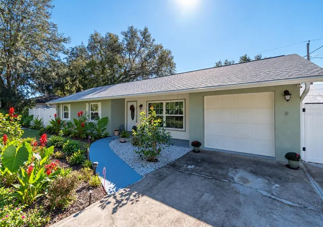 Photo 4 of Single family home for sale at 5700 E Fort King St, Ocala, FL 34470 | MLS# FC321857 | Listing updated on 2026-10-05