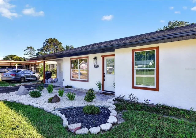 Photo 2 of Single family home for sale at 471 Spring Ln, Ocala, FL 34472 | MLS# OM733319 | Listing updated on 2026-10-07