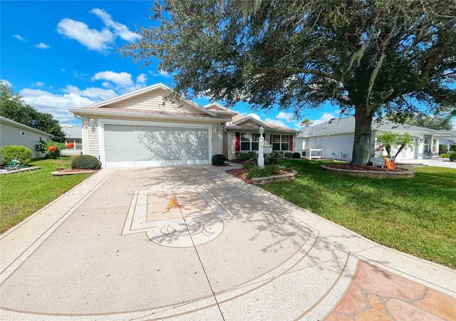 Photo 3 of Single family home for sale at 3209 Hampton Ln, The Villages, FL 32162 | MLS# G5118533 | Listing updated on 2026-10-06