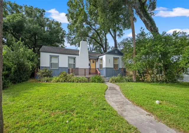 Photo 3 of Single family home for sale at 803 E Hollywood St, Tampa, FL 33604 | MLS# TB8554212 | Listing updated on 2026-10-03