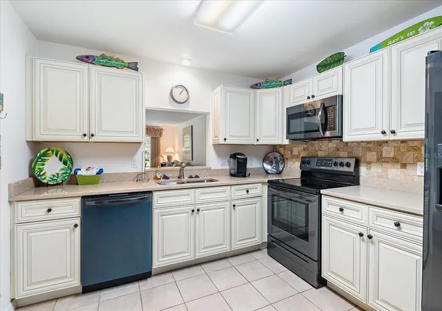 Photo 2 of Condo for sale at 211 Pineneedle Dr #211, Bradenton, FL 34210 | MLS# A4708233 | Listing updated on 2026-10-07