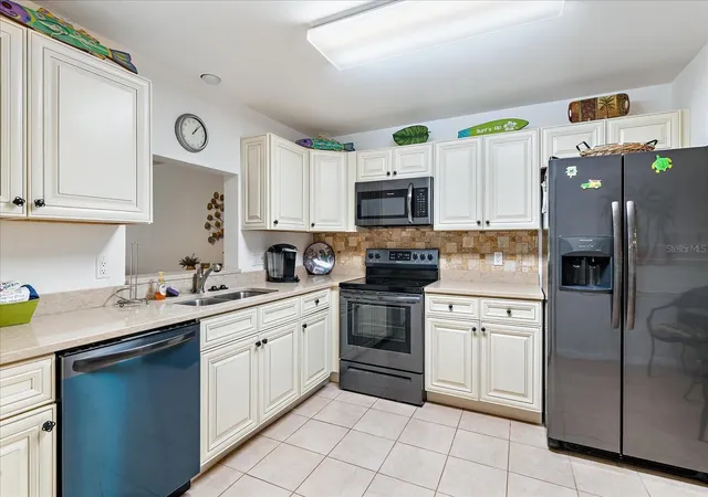Photo 3 of Condo for sale at 211 Pineneedle Dr #211, Bradenton, FL 34210 | MLS# A4708233 | Listing updated on 2026-10-07
