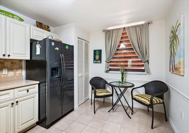 Photo 4 of Condo for sale at 211 Pineneedle Dr #211, Bradenton, FL 34210 | MLS# A4708233 | Listing updated on 2026-10-07