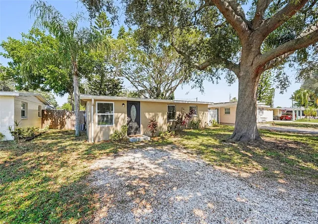 Photo 1 of Single family home for sale at 10151 114th Terrace N, Largo, FL 33773 | MLS# TB8554214 | Listing updated on 2026-10-03