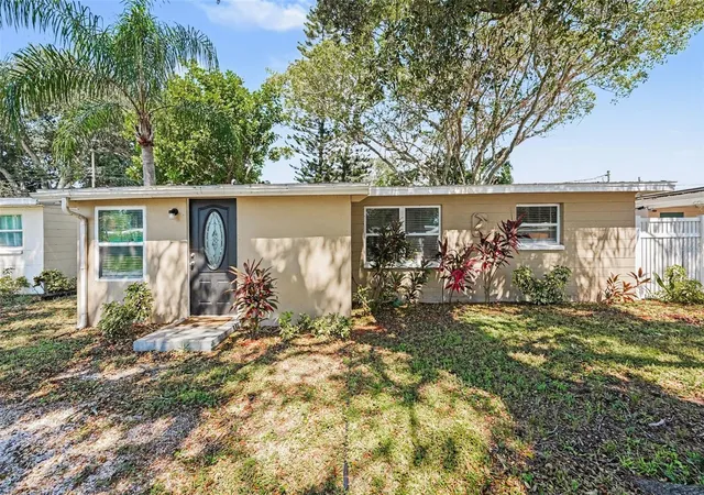Photo 2 of Single family home for sale at 10151 114th Terrace N, Largo, FL 33773 | MLS# TB8554214 | Listing updated on 2026-10-03