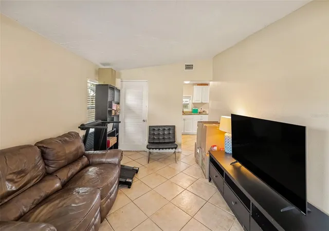 Photo 3 of Single family home for sale at 10151 114th Terrace N, Largo, FL 33773 | MLS# TB8554214 | Listing updated on 2026-10-03
