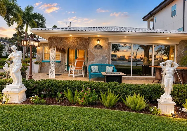 Single family home for sale at 524 Channel Dr, TAMPA, FL 33606 | MLS# TB8554215