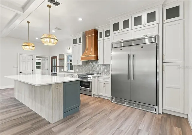 Photo 2 of Single family home for sale at 13 Bogey Dr, Winter Haven, FL 33881 | MLS# P4940054 | Listing updated on 2026-10-03