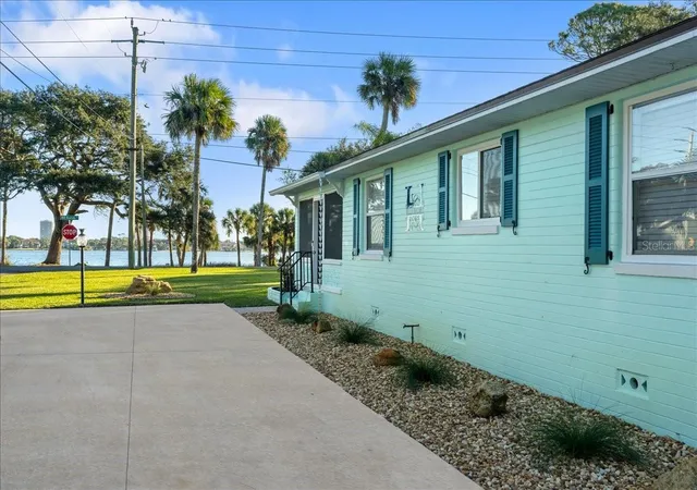 Photo 1 of Single family home for sale at 1146 Riverside Dr, Daytona Beach, FL 32117 | MLS# V4951625 | Listing updated on 2026-10-08