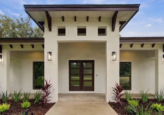 Photo 3 of Single family home for sale at 17505 Canal Shrs Dr, Odessa, FL 33556 | MLS# TB8554220 | Listing updated on 2026-10-05
