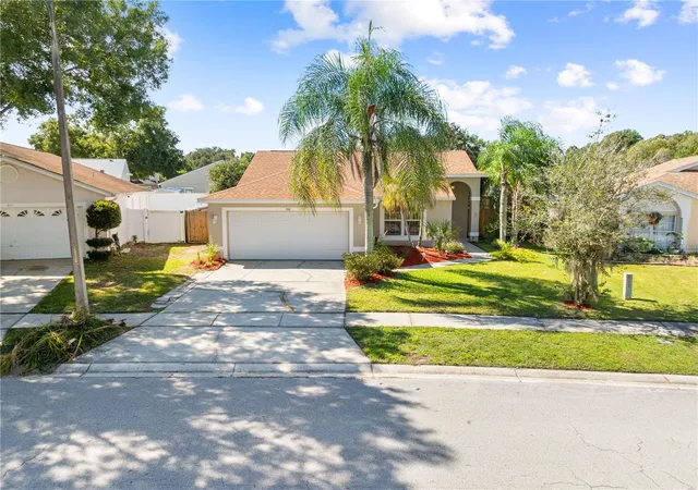 Photo 3 of Single family home for sale at 408 Lancers Dr, Winter Springs, FL 32708 | MLS# O6446680 | Listing updated on 2026-10-04
