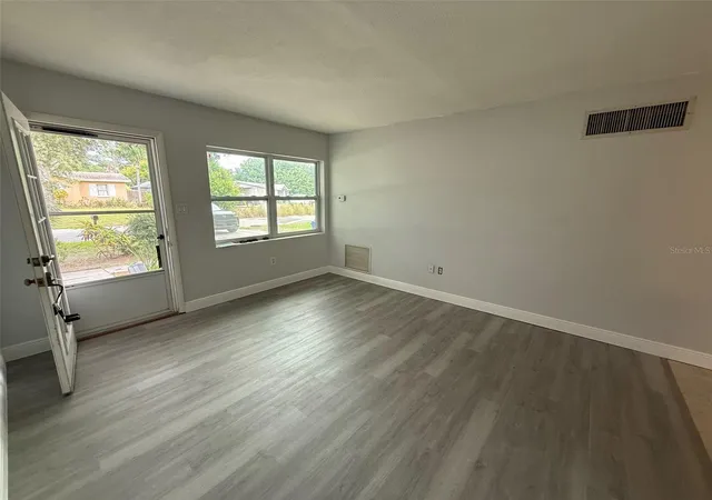 Photo 3 of Single family home for sale at 953 Cedarwood Ave, Dunedin, FL 34698 | MLS# W7890021 | Listing updated on 2026-10-02
