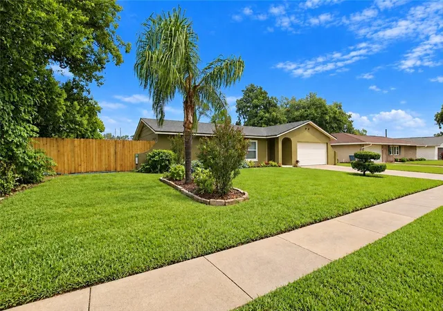 Photo 1 of Single family home for sale at 313 Robin Hl Dr, Altamonte Springs, FL 32701 | MLS# OM733321 | Listing updated on 2026-10-06