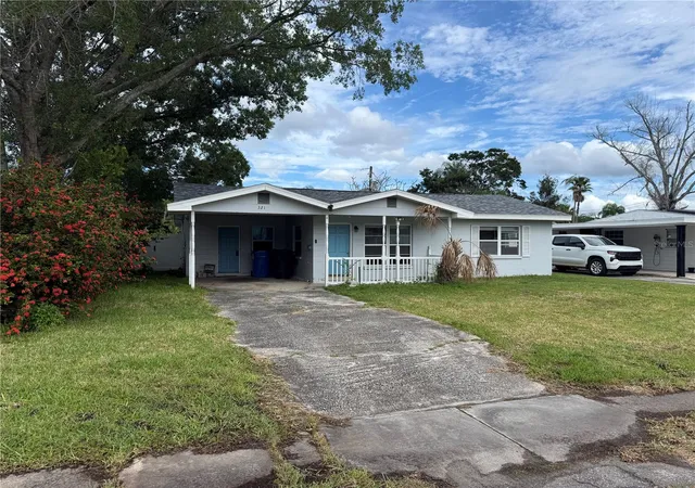 Photo 3 of Single family home for sale at 321 83rd Avenue Ne, Saint Petersburg, FL 33702 | MLS# TB8554233 | Listing updated on 2026-10-19