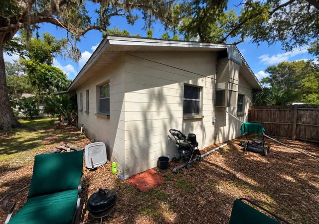 Photo 3 of Single family home for sale at 2018 S Jefferson Ave, Sarasota, FL 34239 | MLS# TB8554236 | Listing updated on 2026-10-02