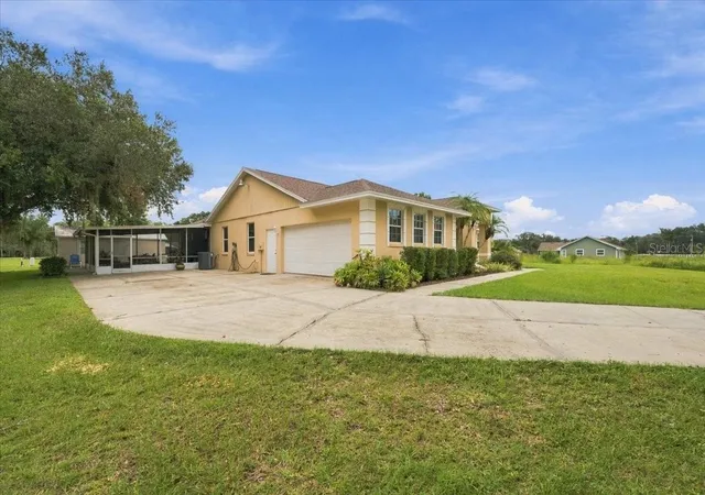 Photo 3 of Single family home for sale at 4437 Flintlock Loop, Lakeland, FL 33810 | MLS# L4965507 | Listing updated on 2026-10-07