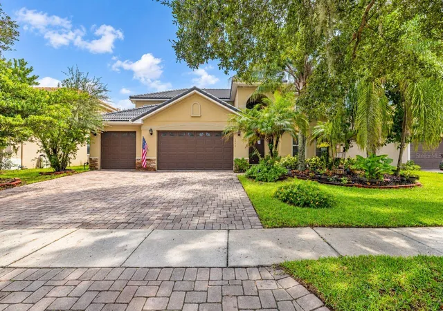 Single family home for sale at 3713 Eagle Isle Cir, KISSIMMEE, FL 34746 | MLS# S5158737
