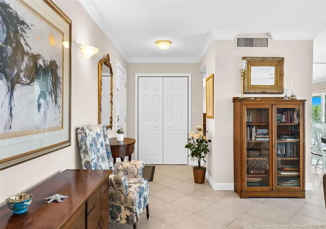 Listing Photo 4 - Condo for sale in building located at 1100 Imperial Dr, Sarasota, FL 34236 - Unit #603