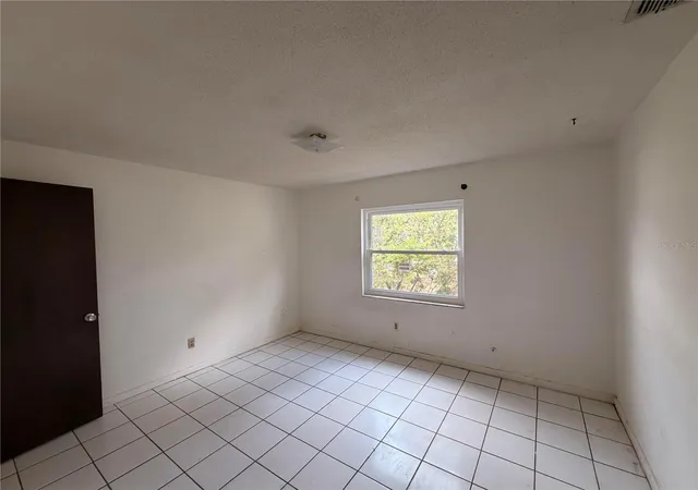 Photo 4 of Single family home for sale at 4618 Canna Dr, Orlando, FL 32839 | MLS# G5118537 | Listing updated on 2026-10-07