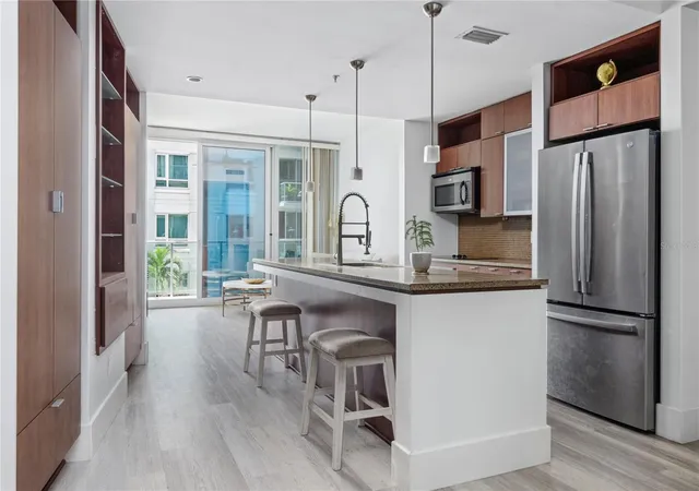 Photo 2 of Condo for sale at 912 Channelside Dr #2414, Tampa, FL 33602 | MLS# O6446691 | Listing updated on 2026-10-17