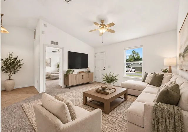 Photo 3 of Single family home for sale at 213 Oak Ln, Ocala, FL 34472 | MLS# OM733324 | Listing updated on 2026-10-08