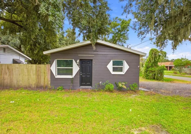 Single family home for sale at 1009 W Washington St, PLANT CITY, FL 33563 | MLS# TB8554258