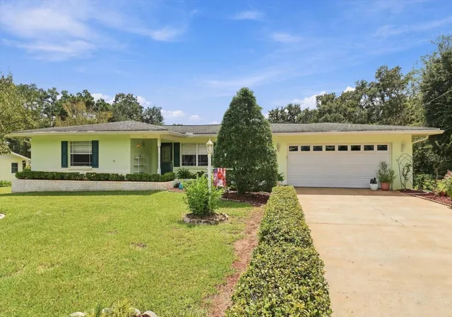 Photo 1 of Single family home for sale at 911 E Harvard St, Inverness, FL 34452 | MLS# TB8554260 | Listing updated on 2026-10-07