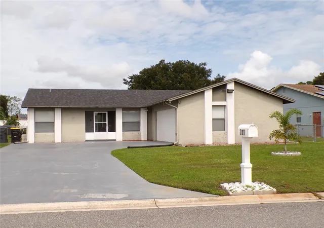 Photo 3 of Single family home for sale at 711 Wedge Ln, Kissimmee, FL 34759 | MLS# O6446697 | Listing updated on 2026-10-06