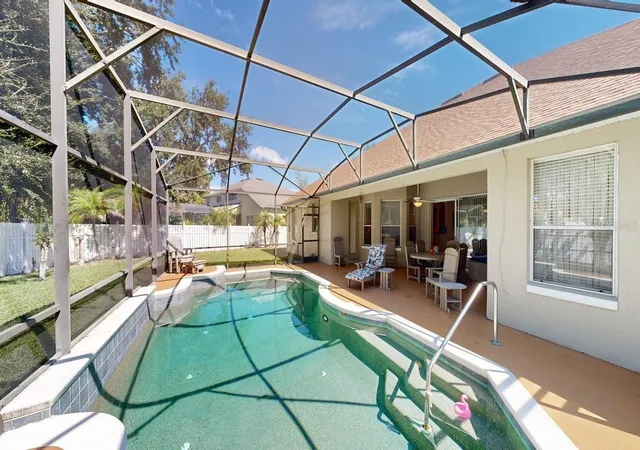 Photo 3 of Single family home for sale at 13211 Lakeshore Grv Dr, Winter Garden, FL 34787 | MLS# O6446698 | Listing updated on 2026-10-20