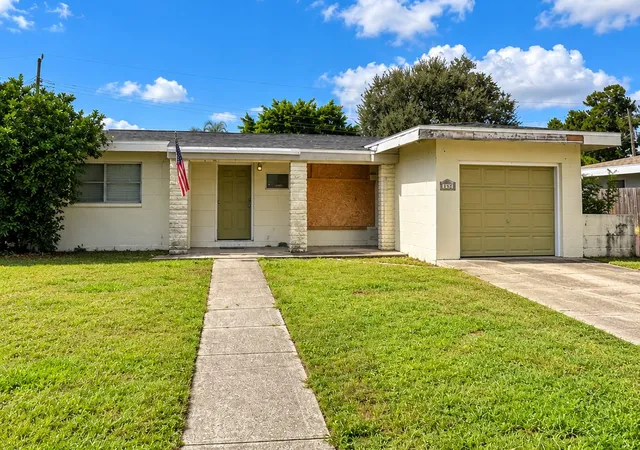 Photo 1 of Single family home for sale at 540 Sharon Cir, Port Charlotte, FL 33952 | MLS# A4708243 | Listing updated on 2026-10-08