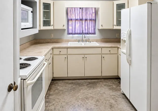 Photo 3 of Single family home for sale at 540 Sharon Cir, Port Charlotte, FL 33952 | MLS# A4708243 | Listing updated on 2026-10-08