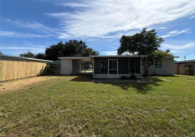 Photo 4 of Sale Pending at 509 Clearfield Rd, Brandon, FL 33511 | MLS# O6446700 | Listing updated on 2026-10-21