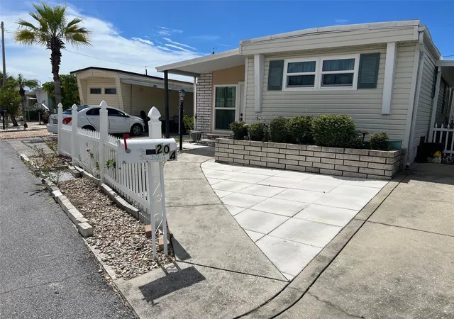 Photo 1 of Manufactured home for sale at 6580 Seminole Blvd #204, Seminole, FL 33772 | MLS# TB8554265 | Listing updated on 2026-10-03