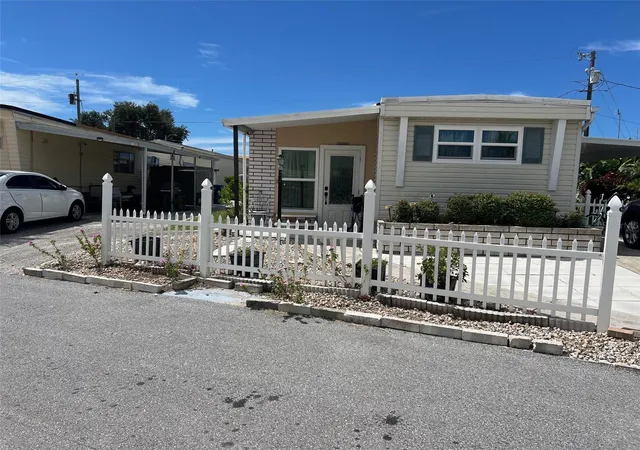 Photo 2 of Manufactured home for sale at 6580 Seminole Blvd #204, Seminole, FL 33772 | MLS# TB8554265 | Listing updated on 2026-10-03