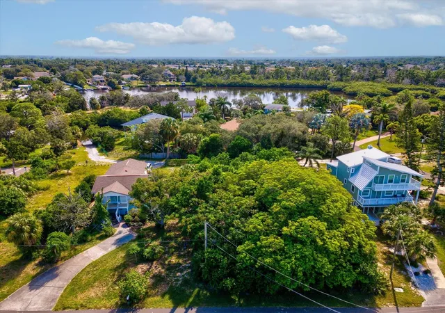 Photo 1 of Land for sale at 0 Bluff Blvd, Holiday, FL 34691 | MLS# W7890027 | Listing updated on 2026-10-08