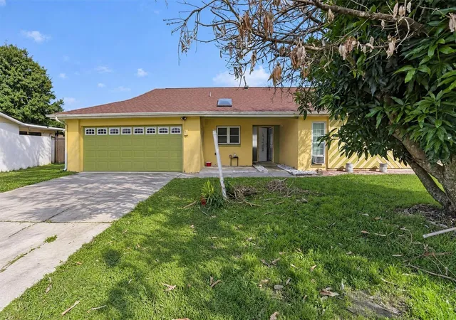 Photo 2 of Single family home for sale at 651 Elderwood Ct, Kissimmee, FL 34743 | MLS# S5158744 | Listing updated on 2026-10-03