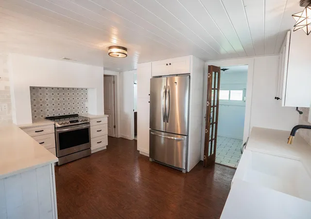 Photo 4 of Single family home for sale at 1112 W Kirby St, Tampa, FL 33604 | MLS# TB8554276 | Listing updated on 2026-10-04