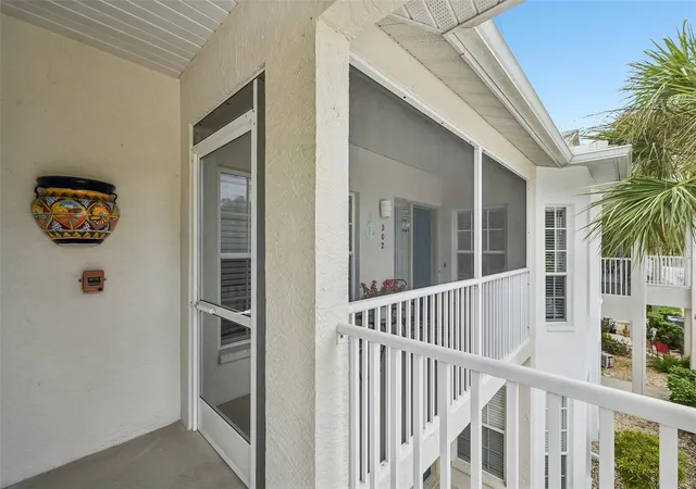 Listing Photo 4 - Condo for sale in building located at 412 Sunset Lake Blvd, Venice, FL 34292 - Unit #202